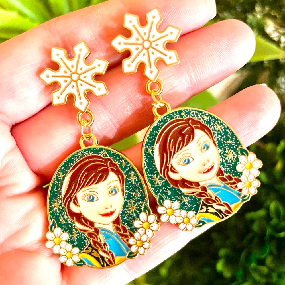 Anna Dangle Earrings